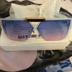 Trendy Oversized Personality One-Piece Sunglasses - Make a Statement!